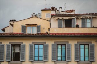how to report airdrop income in italy