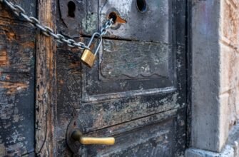 is it safe to guard private key safely