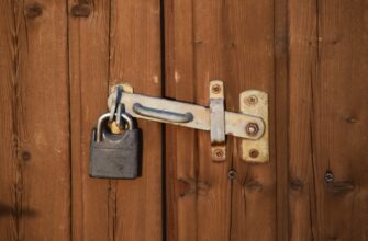 how to store private key offline